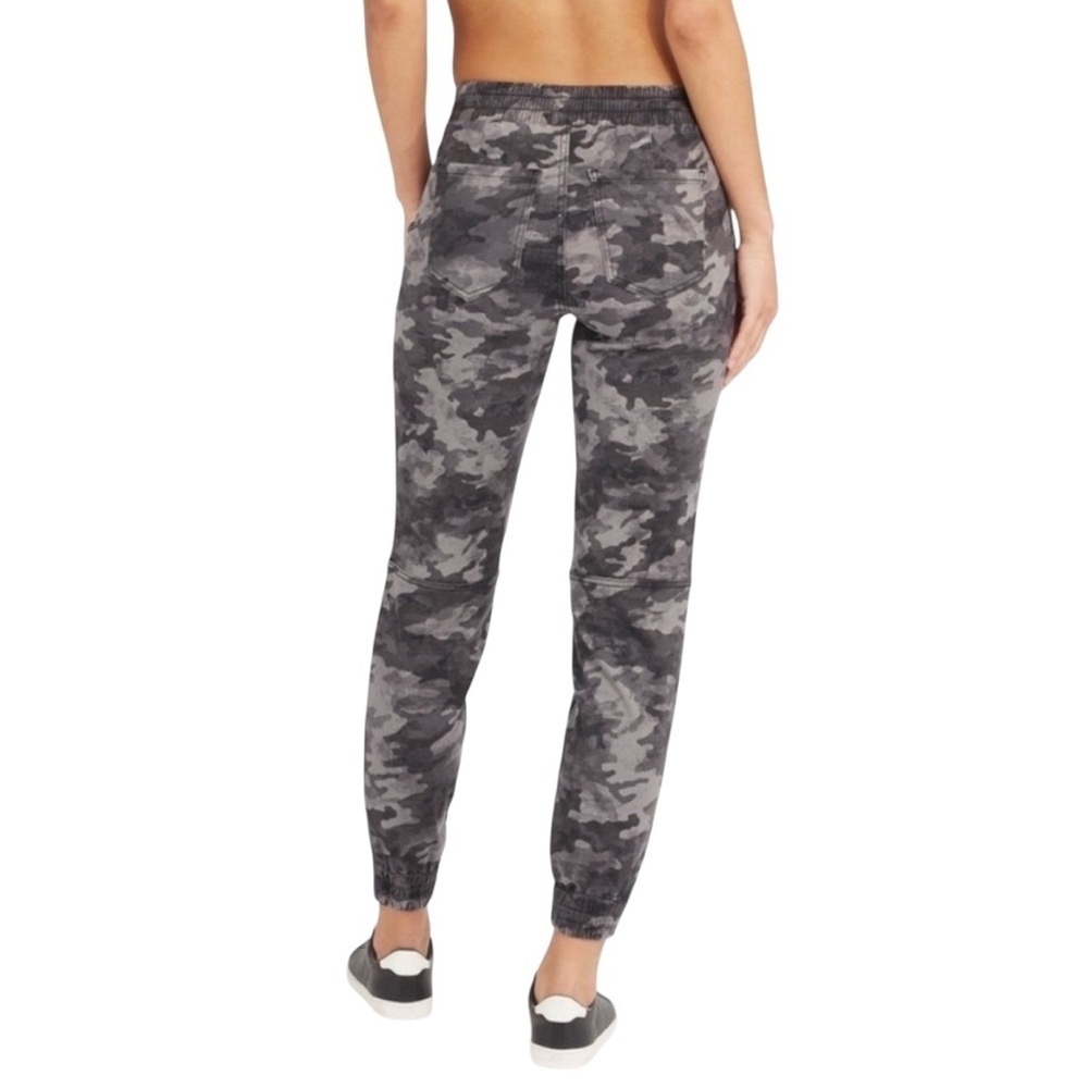Spanx Stretch Twill Camo Joggers Size L - Picture 2 of 10